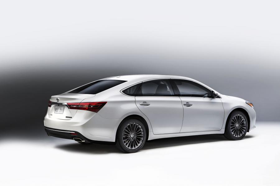  Toyota Avalon 2015 года  (фото 2 из 9)